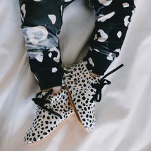 Load image into Gallery viewer, Bowie Animal Print Unisex Moccasins