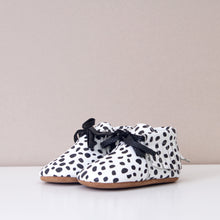 Load image into Gallery viewer, Bowie Animal Print Unisex Moccasins