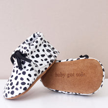 Load image into Gallery viewer, Bowie Animal Print Unisex Moccasins