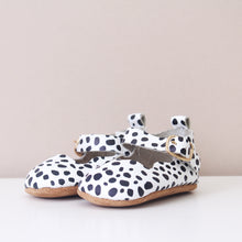 Load image into Gallery viewer, Flora Animal Print Girls Mary Jane Shoes