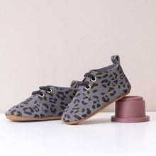 Load image into Gallery viewer, River Grey Leopard Print Unisex Oxfords