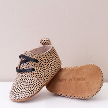 Load image into Gallery viewer, Hendrix Unisex Cream Spot Oxford Shoes