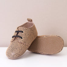 Load image into Gallery viewer, Hendrix Unisex Cream Spot Oxford Shoes