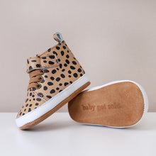 Load image into Gallery viewer, Jagger Tan Animal Print Unisex Trainers