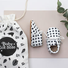Load image into Gallery viewer, Sonny Polka Dot Spot Fringed Leather Moccasins