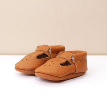 Load image into Gallery viewer, Posie Caramel Girls Moccasins