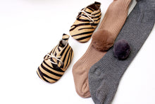 Load image into Gallery viewer, Pom Pom Tights