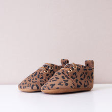 Load image into Gallery viewer, River Tan Leopard Print Unisex Oxfords
