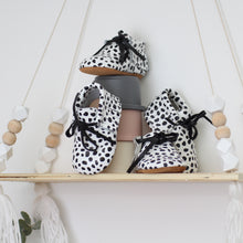 Load image into Gallery viewer, Bowie Animal Print Unisex Moccasins