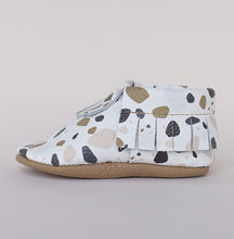 Load image into Gallery viewer, Terazzo Fringe Print Girls Moccasins
