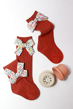 Load image into Gallery viewer, Ribbed Floral Bow Knit Knee High Socks
