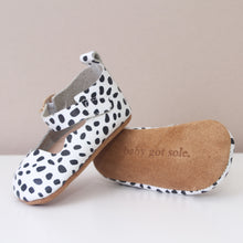 Load image into Gallery viewer, Flora Animal Print Girls Mary Jane Shoes
